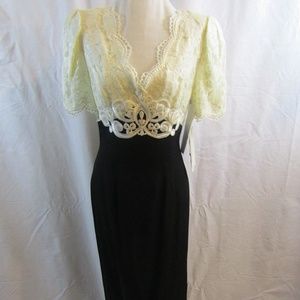 SCOTT McCLINTOCK Black/White Lace Formal Dress